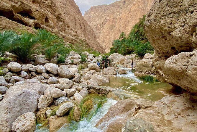 Wadi Shab and Bimmah Sinkhole Full Day Tour - Key Points