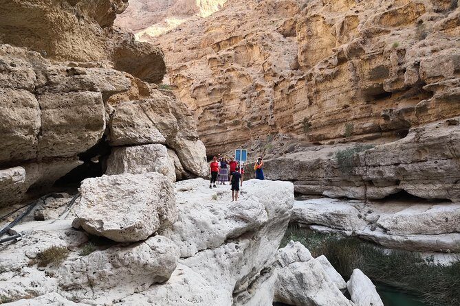 Wadi Shab Trekking and Swimming Tour - Key Points