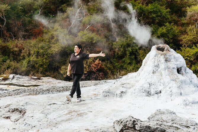 Wai-O-Tapu Thermal Wonderland, Rotorua, New Zealand - Key Points