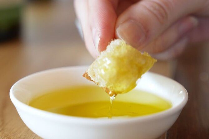 Waiheke 'FLAVOURS' of lunch Wine Oil Beer Spirits max 11 clients - A Closer Look at the Waiheke FLAVOURS Tour