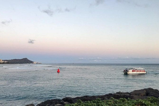waikiki-beach-glass-bottom-boat-tour