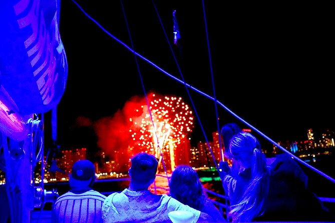 waikiki-friday-firework-catamaran-tour