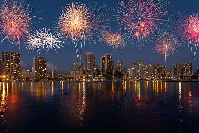waikiki-friday-firework-catamaran-tour