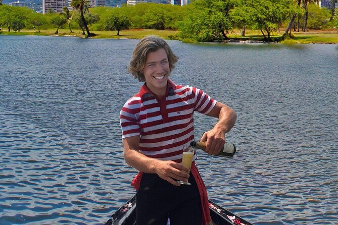 waikiki-gondola-cruise-family-friendly-small-group-fun