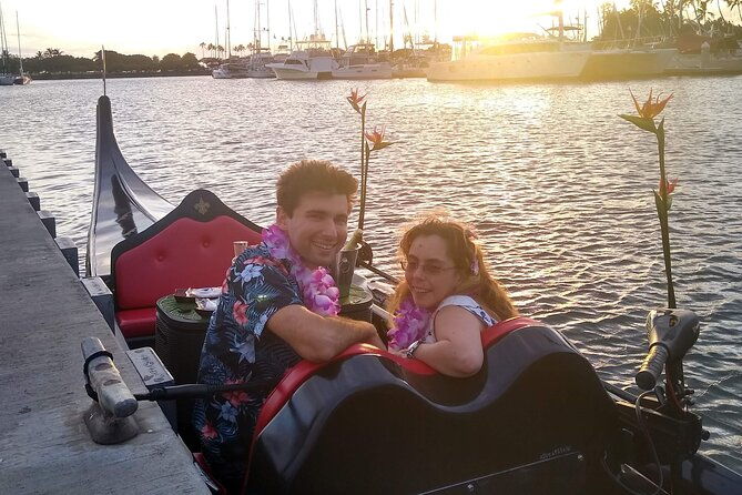 waikiki-gondola-cruise-family-friendly-small-group-fun