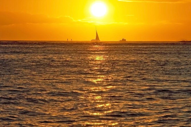 waikiki-sunset-cocktail-cruise-including-drinks-and-appetizers