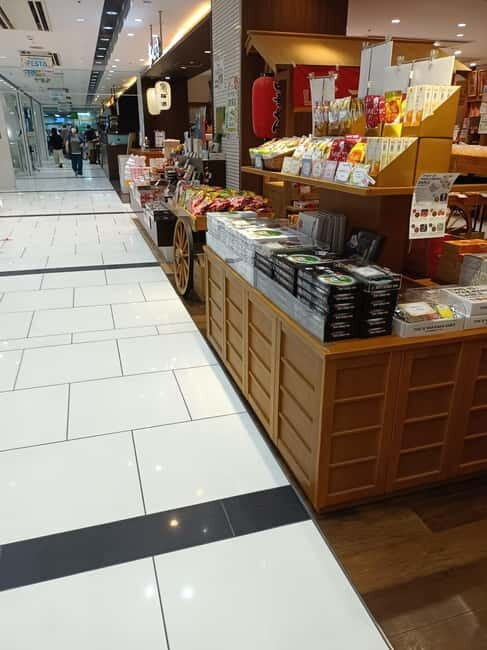 Wakayama: Private Station Food Hall Support with Guide - Exploring the Food Hall Experience