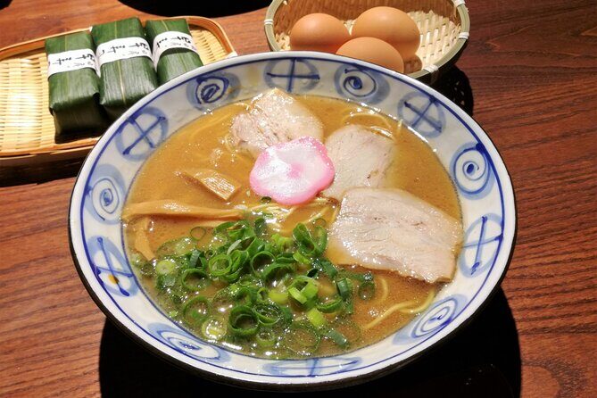 Wakayama: Ramen Lovers Crawl  Two Bowls, One Night - Key Points