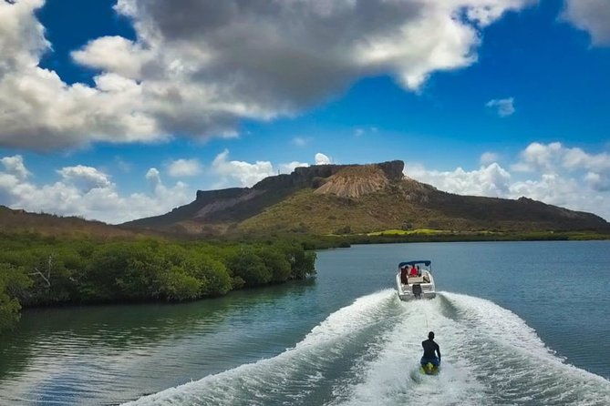 wake-knee-board-water-ski