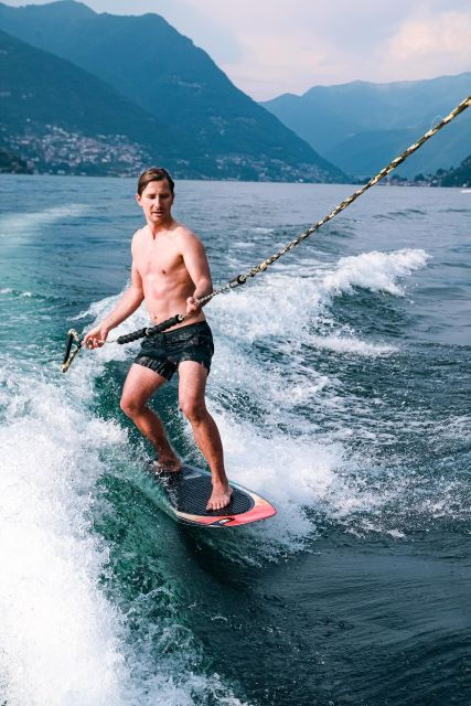 wakeboard-wakesurf-experience-private-boat-on-lake-como