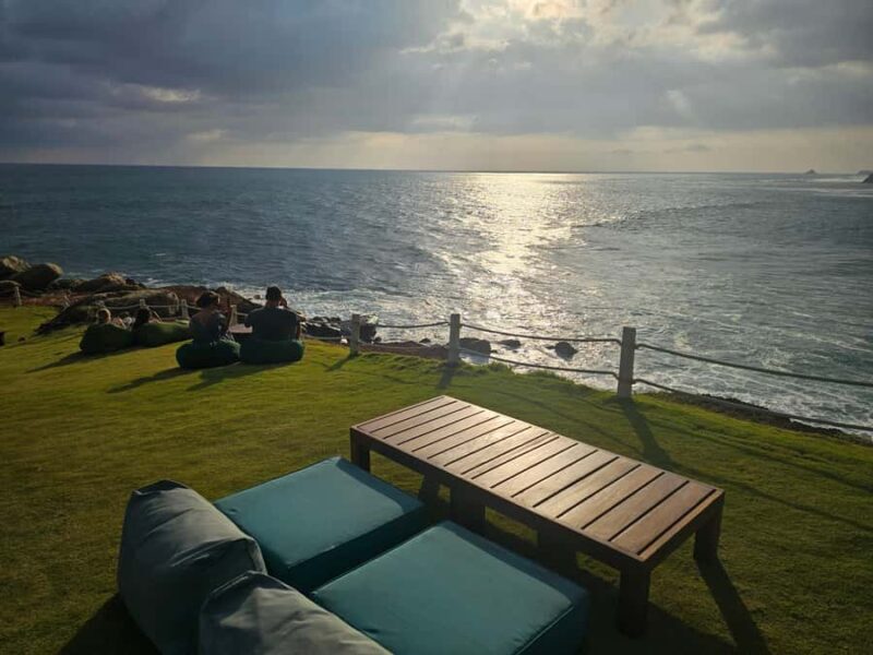Waligama: Cliff Sunset Dining Experience + Wine - The Scenic Setting and What to Expect