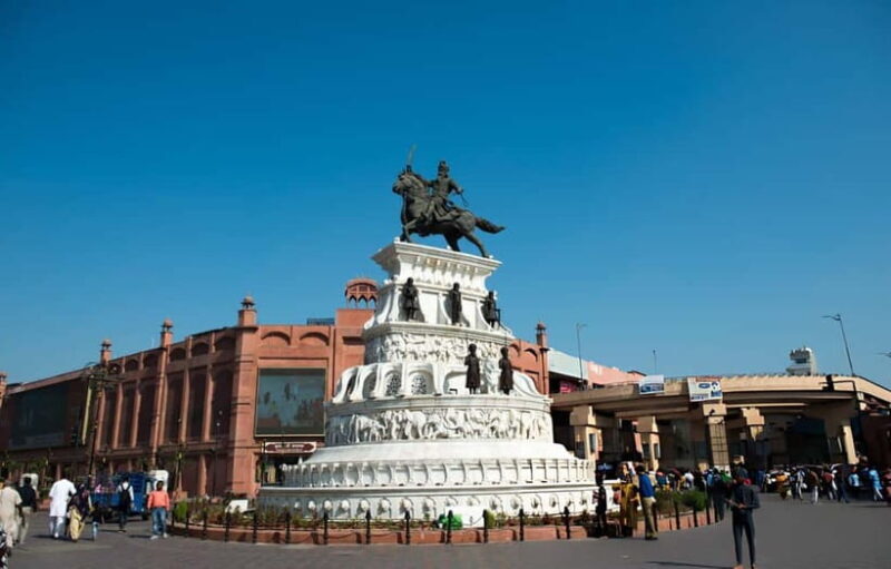 Walk and Explore Amritsar City: Guided Walking Tour by Foot - Key Points