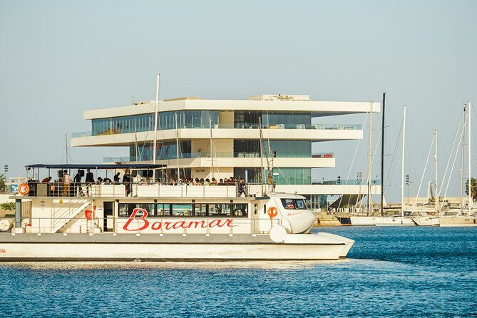 walk-by-the-sea-from-the-port-of-valencia