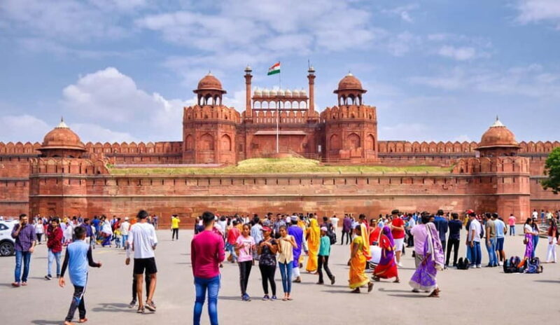 Walk & Explore Old Delhi: Guided Tour by Foot with a Local - Discovering Hidden Gems: Naughara and Beyond