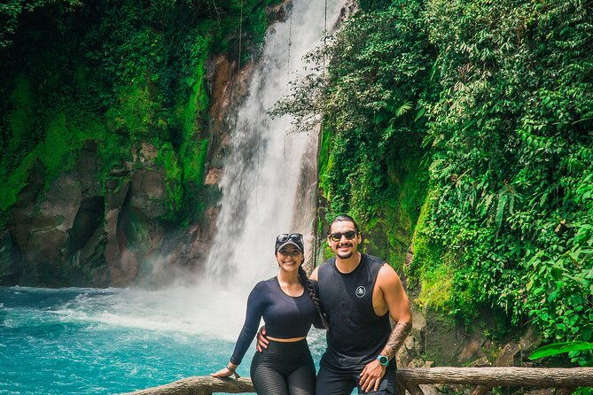 walk-in-rio-celeste-in-tenorio-volcano-national-park