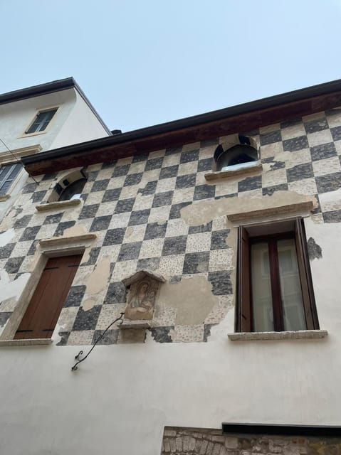 walk-in-the-castrum-romano-of-verona-tales-and-legends