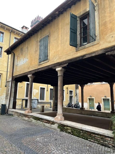 walk-in-the-castrum-romano-of-verona-tales-and-legends