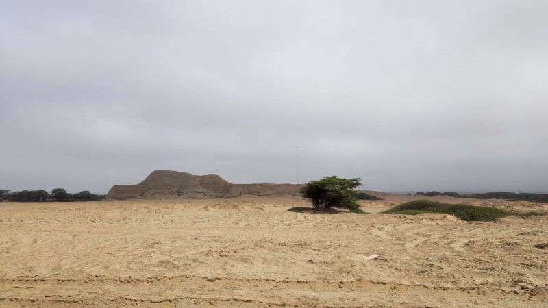 walking-by-moche-pyramids-shore-excursion-from-salaverry