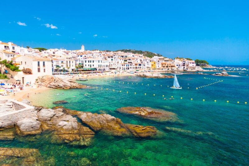walking-costa-brava-coves-beaches-famous-fishing-village