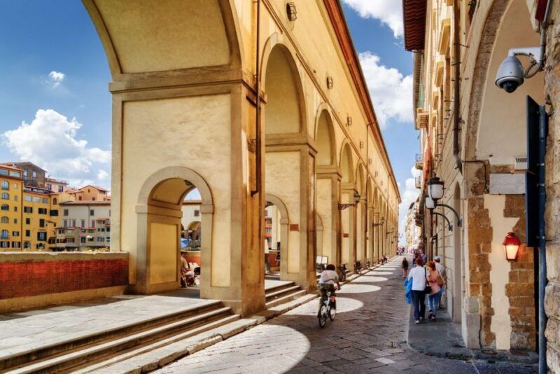 walking-florence-palazzo-medici-ponte-vecchio-and-duomo