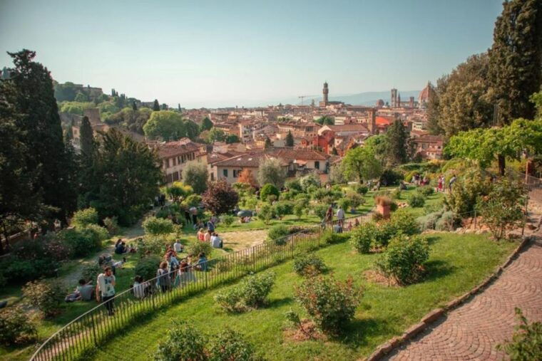 walking-florence-palazzo-medici-ponte-vecchio-and-duomo
