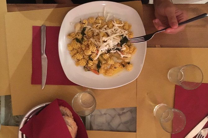 walking-food-tour-of-florence-with-tastings