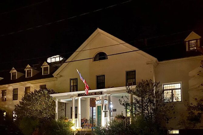 walking-ghost-tour-through-newport-ri-2