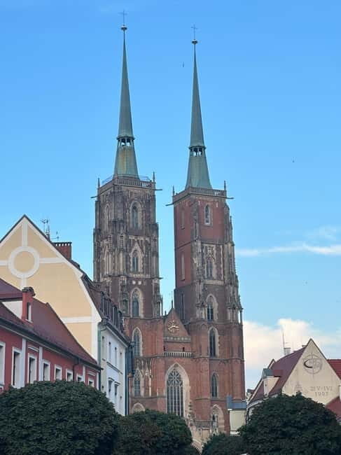 Walking group tour in Ukrainian through the Wroclaw old city - Fairy-tale Houses and the Art of Jatki