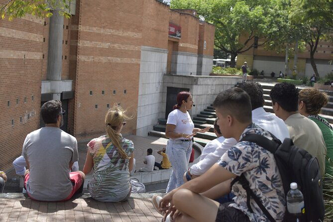 walking-historical-tour-of-medellin-walking-reality