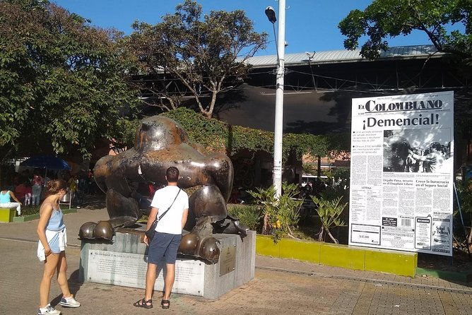 walking-historical-tour-of-medellin-walking-reality