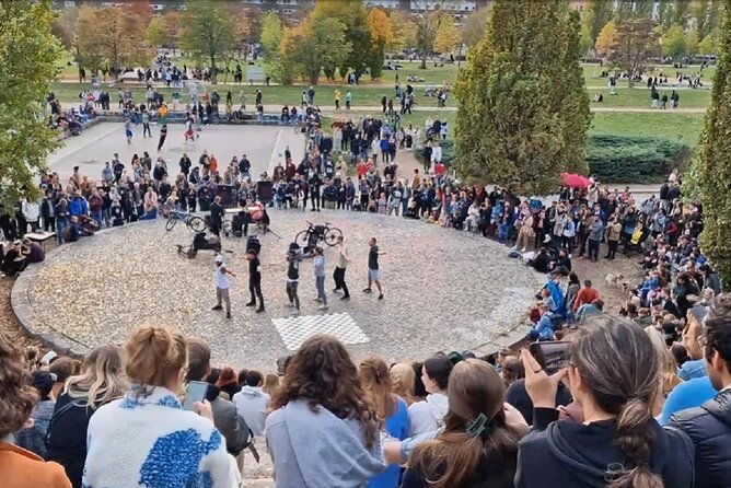 walking-on-the-wall-3-hour-tour-in-berlin-4