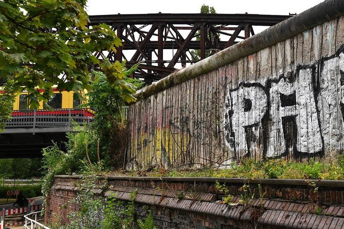 walking-on-the-wall-3-hour-tour-in-berlin-4