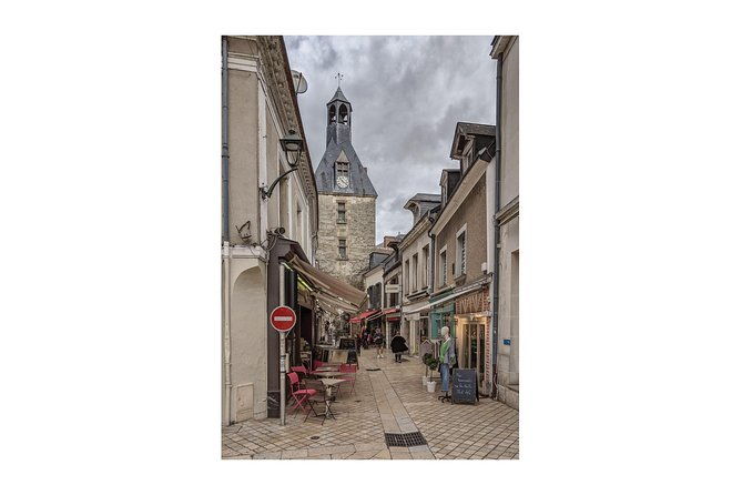 walking-photography-tour-of-amboise-conducted-in-english
