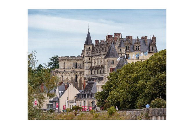 walking-photography-tour-of-amboise-conducted-in-english