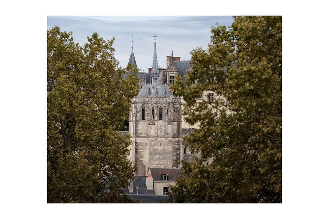 walking-photography-tour-of-amboise-conducted-in-english