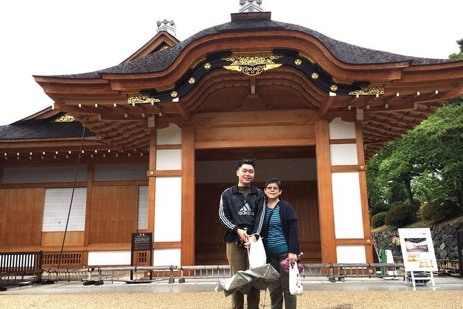 walking-small-group-nagoya-city-tour