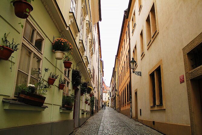 walking-through-ages-11th-to-21st-century-prague-flavoured