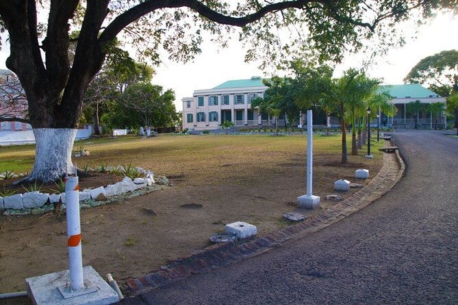 walking-through-antiguas-history