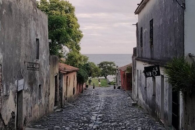 walking-tour-around-colonia-del-sacramento-old-town