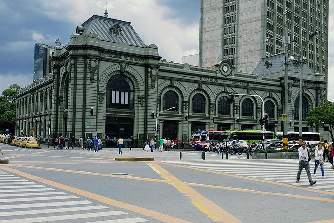 walking-tour-downtown-medellin