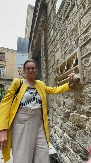 Walking Tour Gothic Quarter & Historic Center of Barcelona - Authenticity & Local Flavor