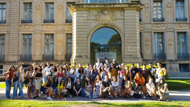 walking-tour-guided-visit-of-nueva-cordoba-neighborhood