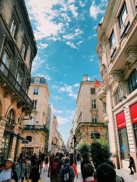 walking-tour-in-bordeaux-with-tastings-and-stories