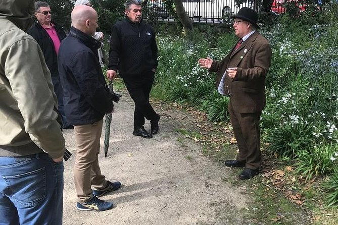 walking-tour-in-merrion-square-park-dublin-rogues-tour-2