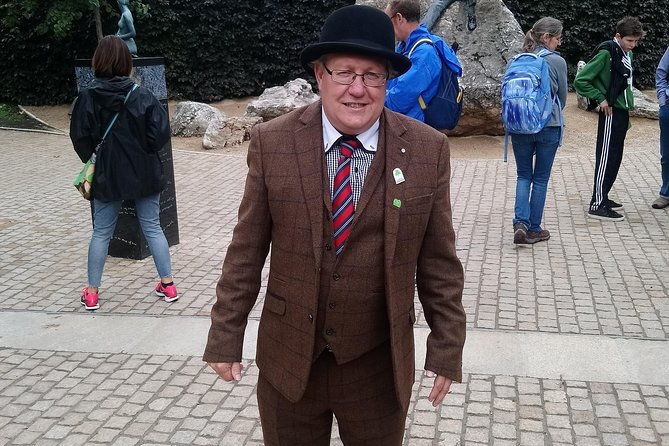 walking-tour-in-merrion-square-park-with-a-pint-of-guinness-dublin-rogues-tour