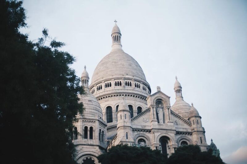 walking-tour-in-paris-montmartre-with-tastings-and-stories-2