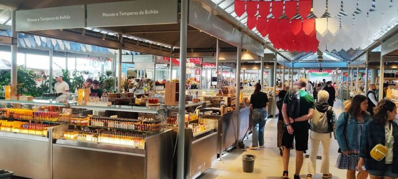 walking-tour-in-porto-with-unique-polaroid-photos-as-a-gift