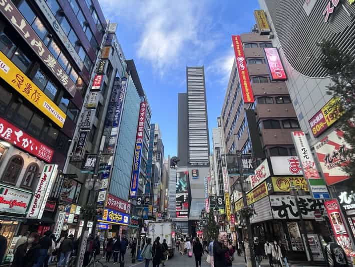 walking-tour-in-shinjuku-kagurazaka-tokyos-hidden-gems
