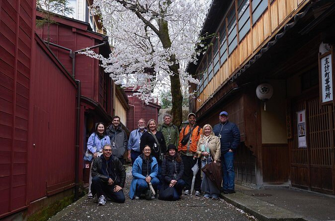 Walking Tour in the Geiko Districts - Authenticity and Review Insights