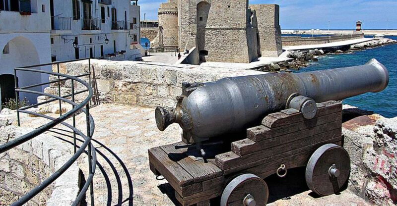 walking-tour-in-the-wonderful-monopoli